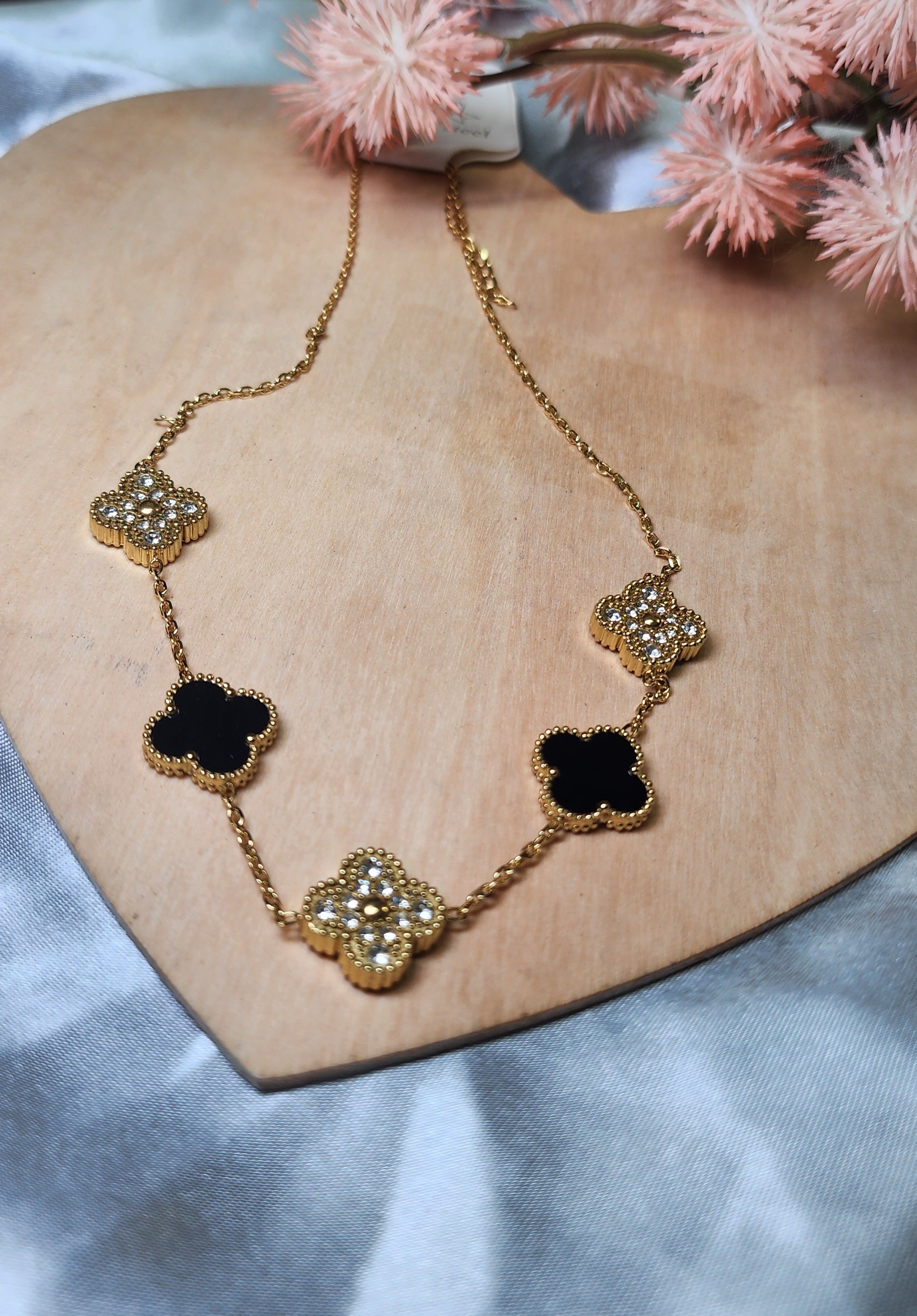 Colar Lucky Clover Black and gold